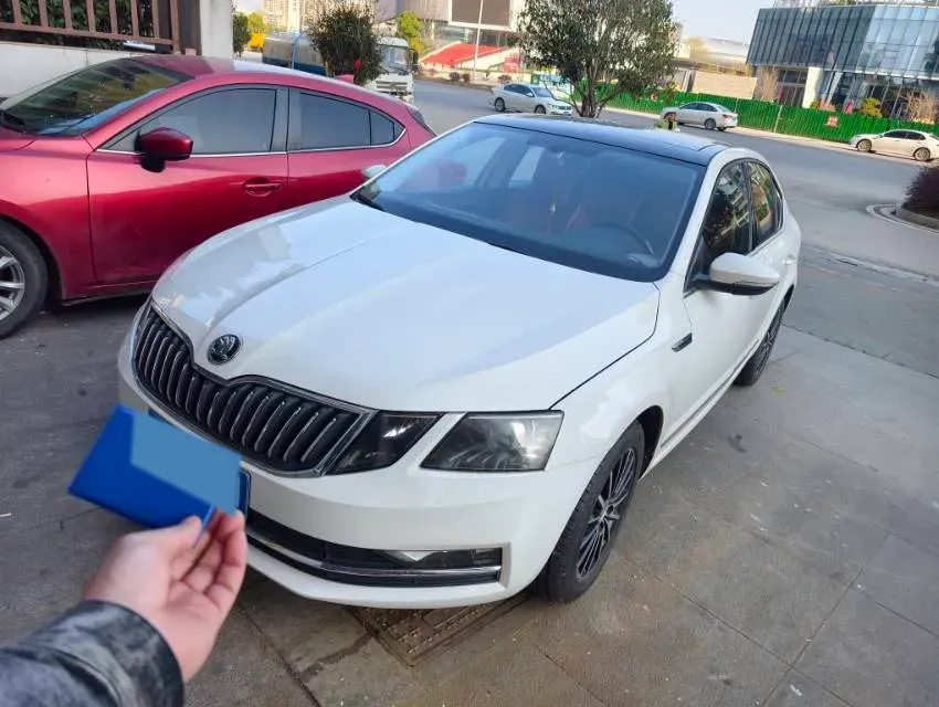 2018 Skoda Octavia 1.2T 116HP L4 7DCT,autocango,china used car exporter,china ev exporter,chinese used car exporter,chinese used ev exporter