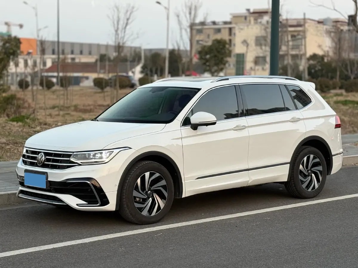 2024 Volkswagen Tiguan L 2.0T 186HP L4 7DCT,autocango,china used car exporter,china ev exporter,chinese used car exporter,chinese used ev exporter