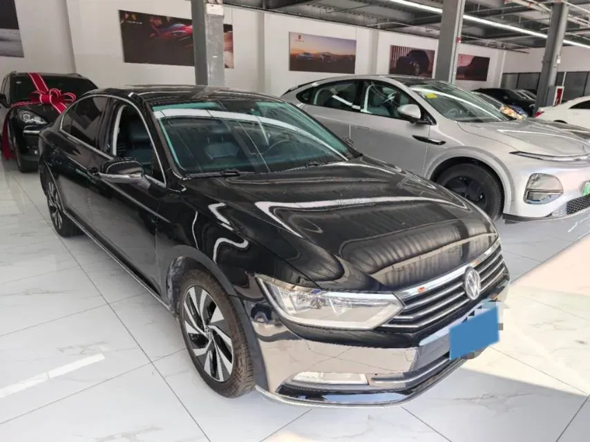 2018 Volkswagen Magotan 1.8T 180HP L4 7DCT,autocango,china used car exporter,china ev exporter,chinese used car exporter,chinese used ev exporter