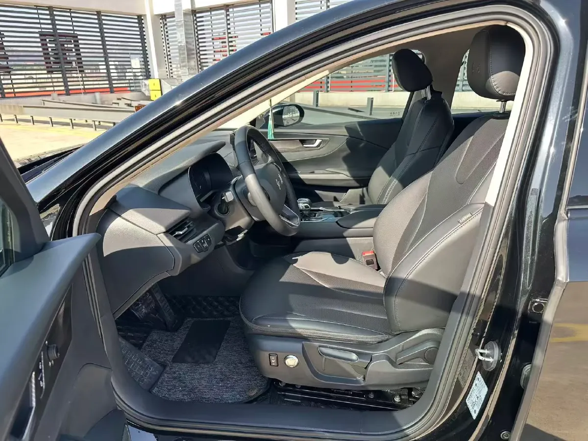 2022 HongQi E-QM5 BEV 56KWH,autocango,china used car exporter,china ev exporter,chinese used car exporter,chinese used ev exporter