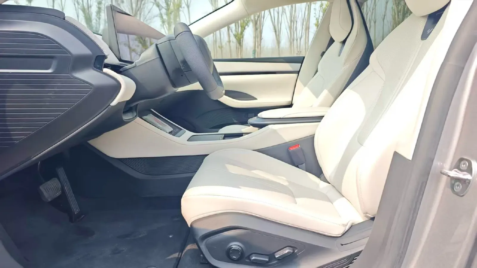 2024 JiYue 07 BEV 100KWH,autocango,china used car exporter,china ev exporter,chinese used car exporter,chinese used ev exporter