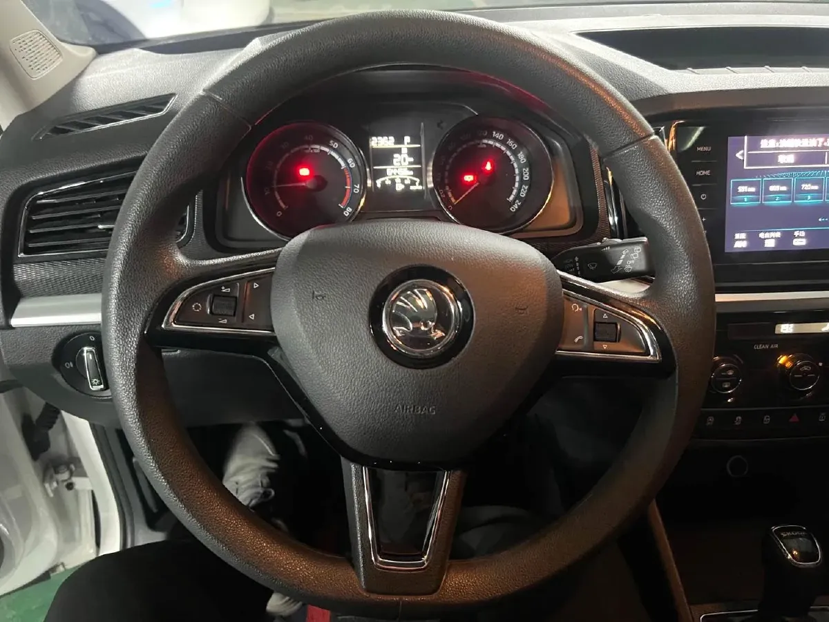 2022 Skoda Kamiq 1.5L 112HP L4 6AT,autocango,china used car exporter,china ev exporter,chinese used car exporter,chinese used ev exporter