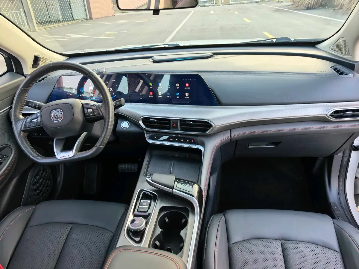 2020 ChangAn UNI-T 1.5T 180HP L4 7DCT,autocango,china used car exporter,china ev exporter,chinese used car exporter,chinese used ev exporter