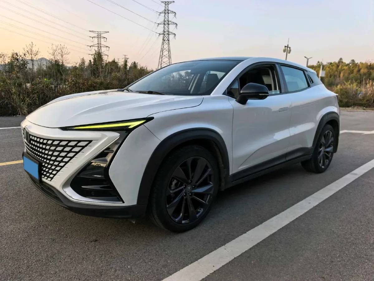 2020 ChangAn UNI-T 1.5T 180HP L4 7DCT,autocango,china used car exporter,china ev exporter,chinese used car exporter,chinese used ev exporter