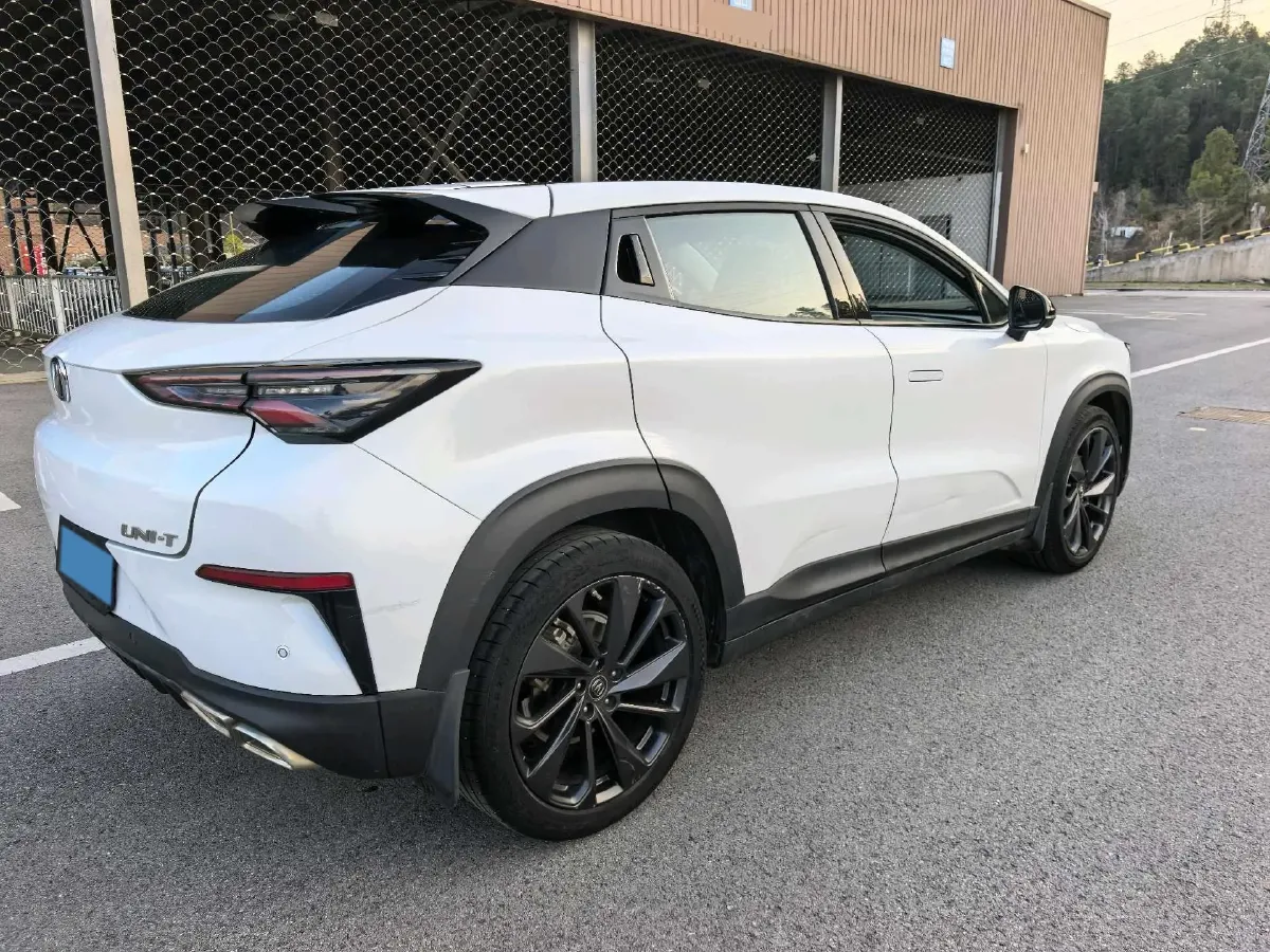2020 ChangAn UNI-T 1.5T 180HP L4 7DCT,autocango,china used car exporter,china ev exporter,chinese used car exporter,chinese used ev exporter