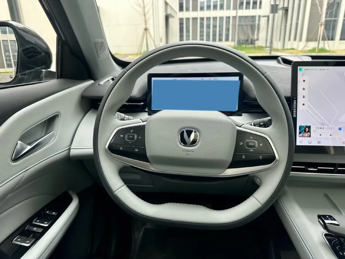 2025 ChangAn UNI-Z 1.5L 98HP L4 E-CVT PHEV 18.4KWH,autocango,china used car exporter,china ev exporter,chinese used car exporter,chinese used ev exporter