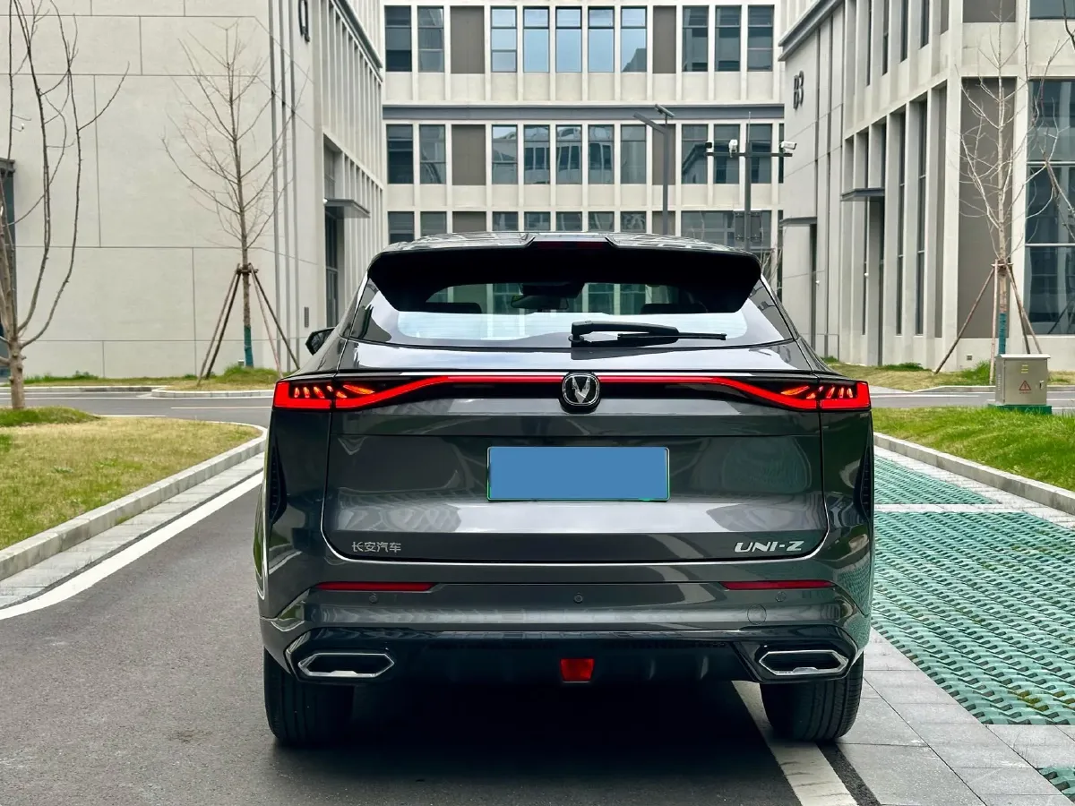 2025 ChangAn UNI-Z 1.5L 98HP L4 E-CVT PHEV 18.4KWH,autocango,china used car exporter,china ev exporter,chinese used car exporter,chinese used ev exporter