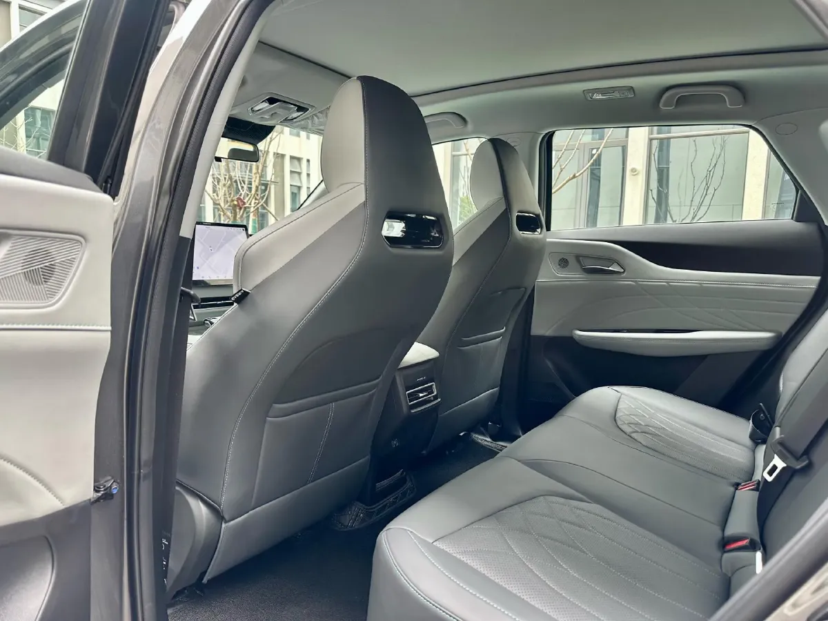 2025 ChangAn UNI-Z 1.5L 98HP L4 E-CVT PHEV 18.4KWH,autocango,china used car exporter,china ev exporter,chinese used car exporter,chinese used ev exporter