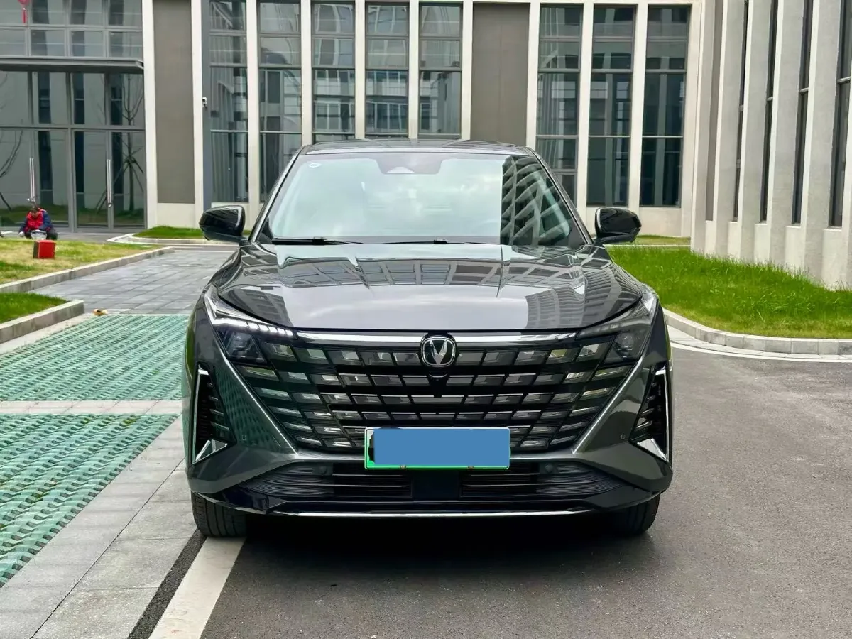2025 ChangAn UNI-Z 1.5L 98HP L4 E-CVT PHEV 18.4KWH,autocango,china used car exporter,china ev exporter,chinese used car exporter,chinese used ev exporter