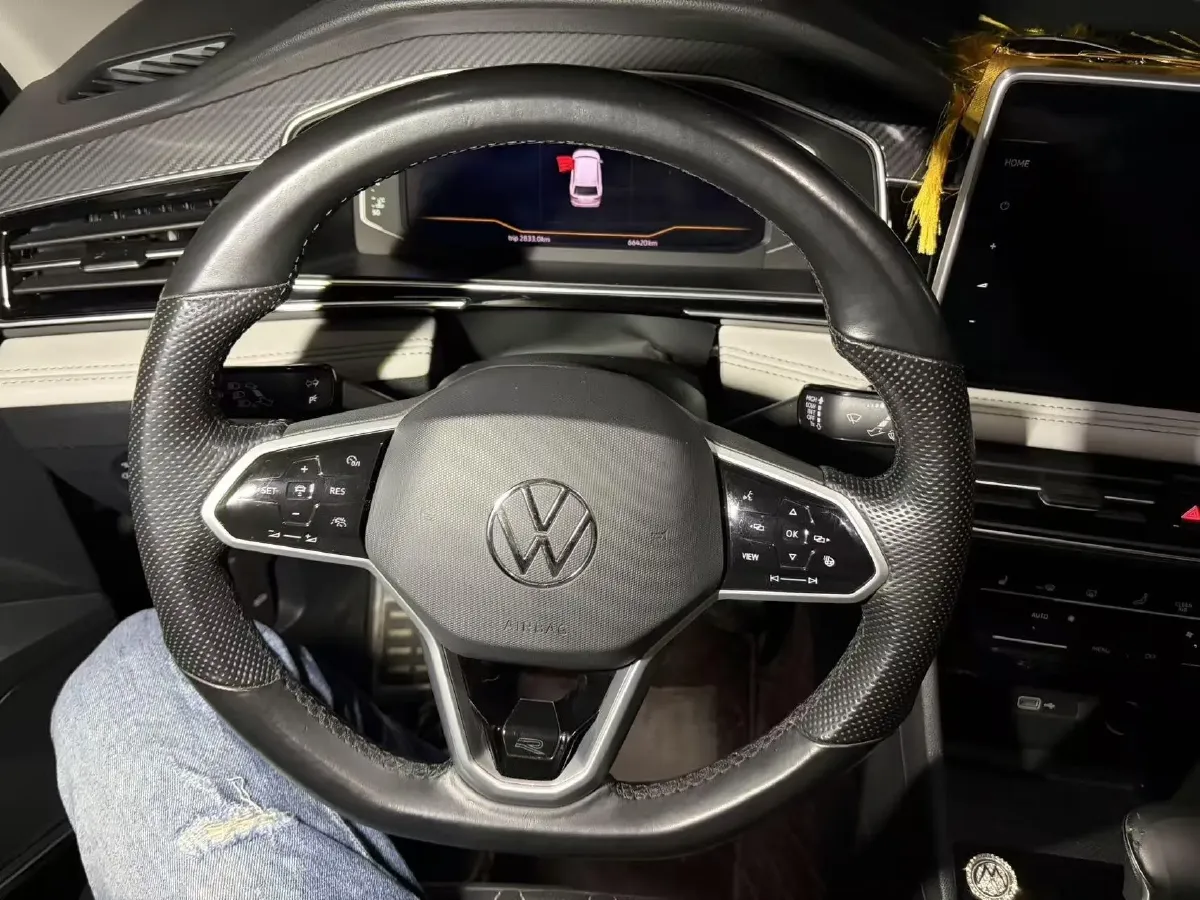 2023 Volkswagen Tiguan L 2.0T 186HP L4 7DCT,autocango,china used car exporter,china ev exporter,chinese used car exporter,chinese used ev exporter