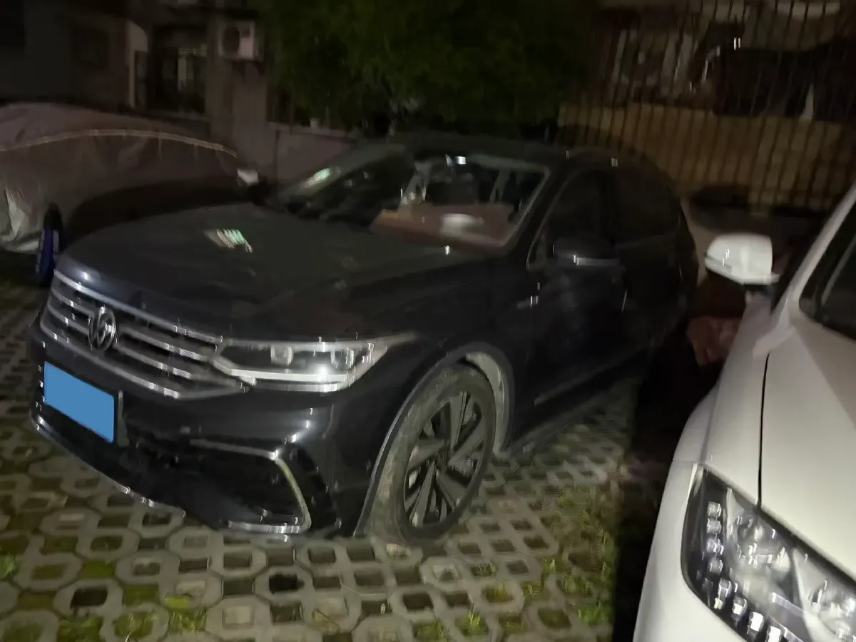 2023 Volkswagen Tiguan L 2.0T 186HP L4 7DCT,autocango,china used car exporter,china ev exporter,chinese used car exporter,chinese used ev exporter