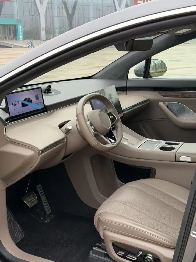 2025 Luxeed R7 REEV 156HP REEV 37KWH,autocango,china used car exporter,china ev exporter,chinese used car exporter,chinese used ev exporter