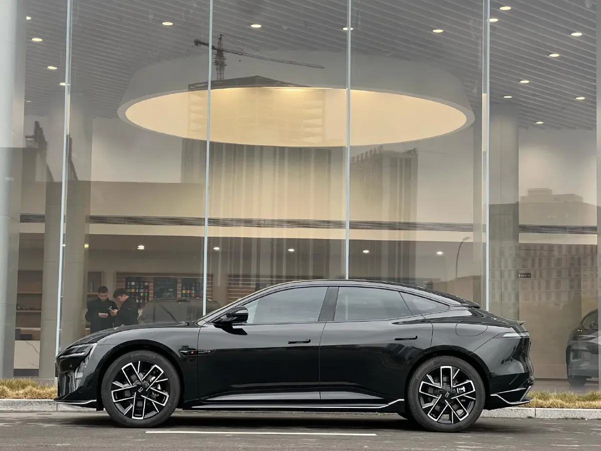 2025 Avatr 06 BEV,autocango,china used car exporter,china ev exporter,chinese used car exporter,chinese used ev exporter