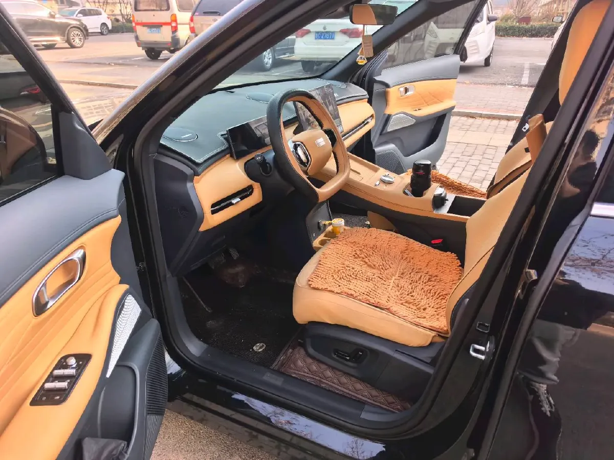 2025 LanDian E5 PLUS 1.5L 95HP L4 E-CVT PHEV 25KWH,autocango,china used car exporter,china ev exporter,chinese used car exporter,chinese used ev exporter