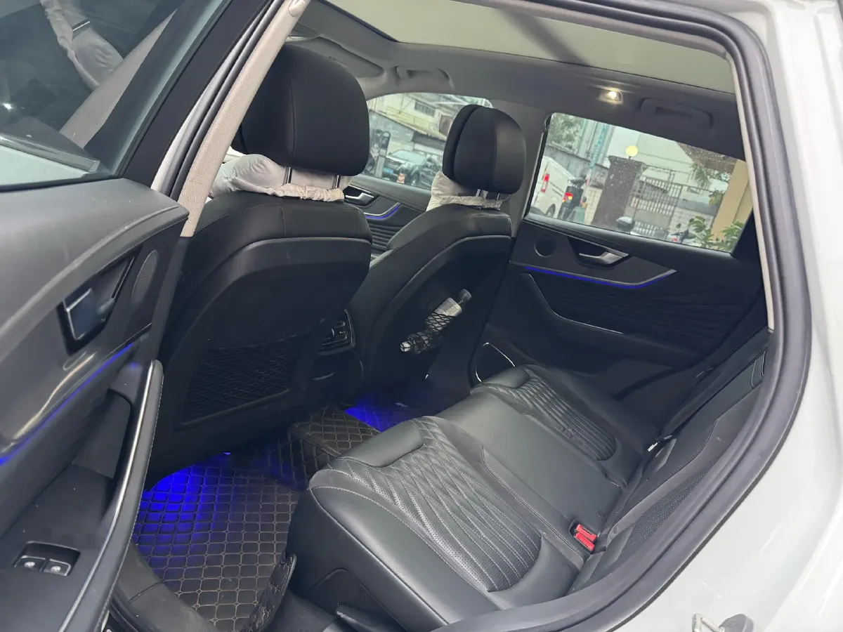 2023 HongQi HS5 2.0T 252HP L4 8AT,autocango,china used car exporter,china ev exporter,chinese used car exporter,chinese used ev exporter