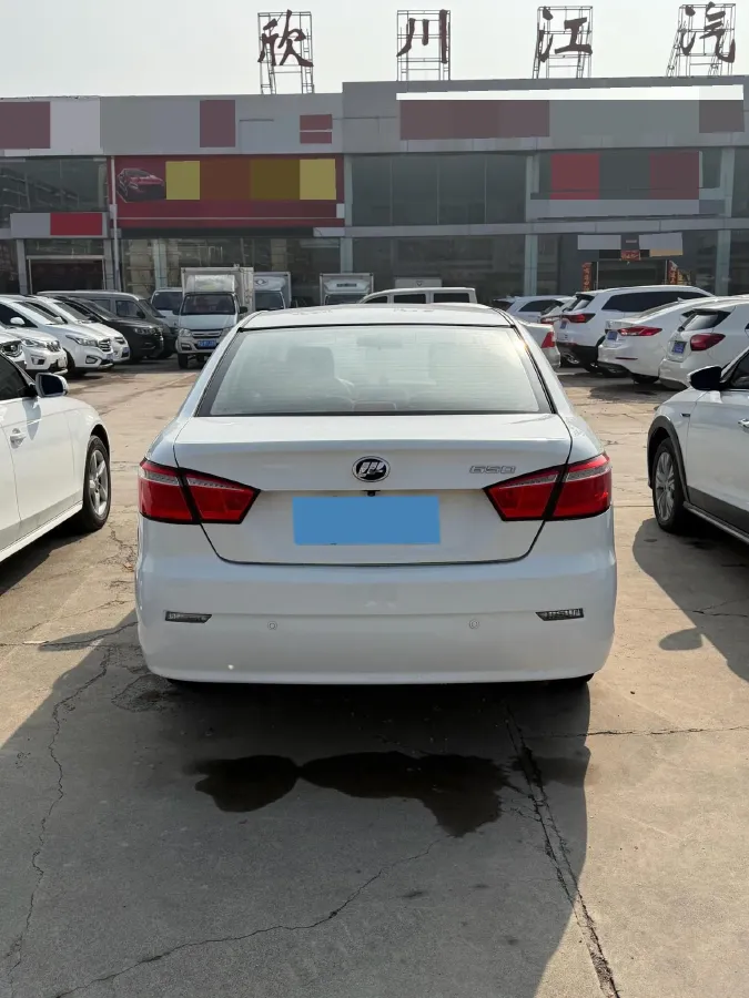 2018 Yema SiPaiKa 1.5L 112HP L4 5MT,autocango,china used car exporter,china ev exporter,chinese used car exporter,chinese used ev exporter