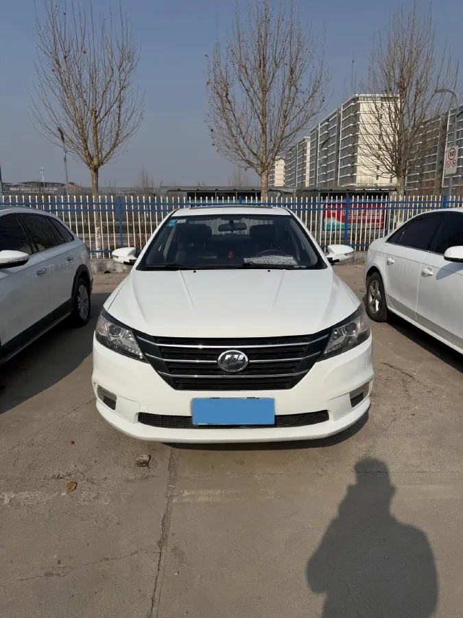 2018 Yema SiPaiKa 1.5L 112HP L4 5MT,autocango,china used car exporter,china ev exporter,chinese used car exporter,chinese used ev exporter