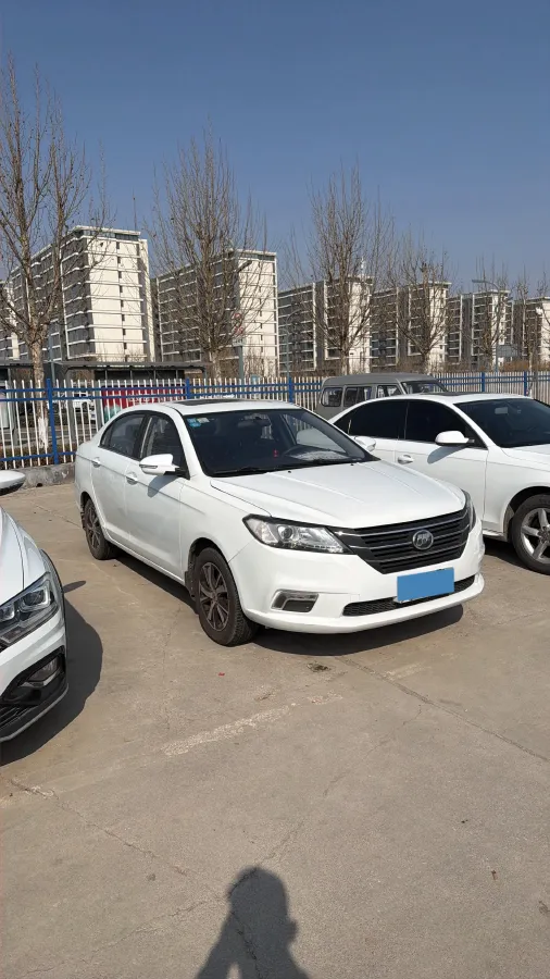 2018 Yema SiPaiKa 1.5L 112HP L4 5MT,autocango,china used car exporter,china ev exporter,chinese used car exporter,chinese used ev exporter
