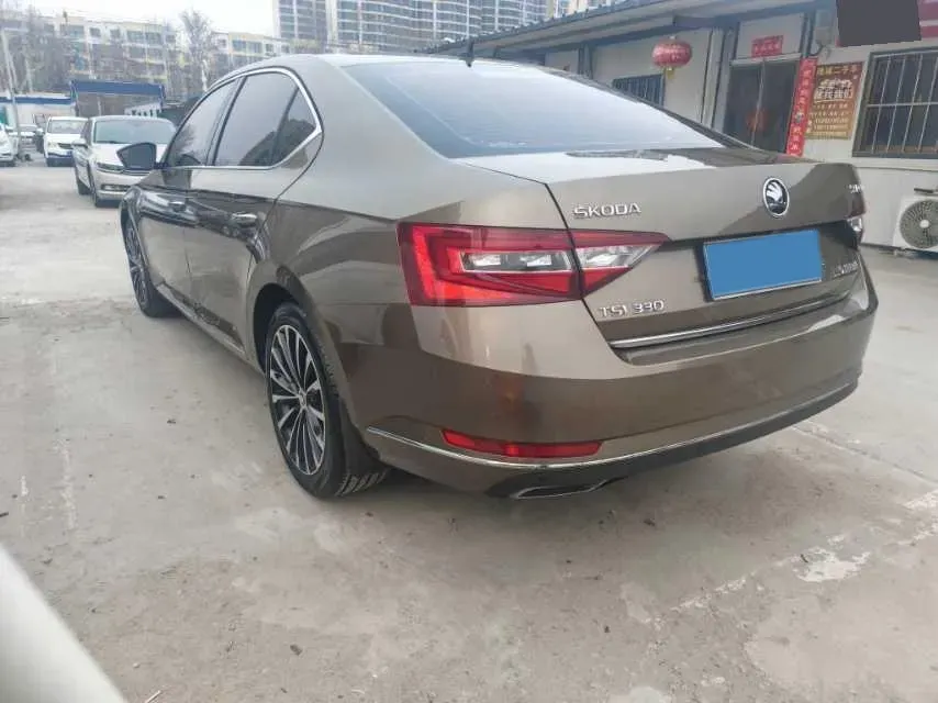 2018 Skoda Kodiak 1.8T 180HP L4 7DCT,autocango,china used car exporter,china ev exporter,chinese used car exporter,chinese used ev exporter