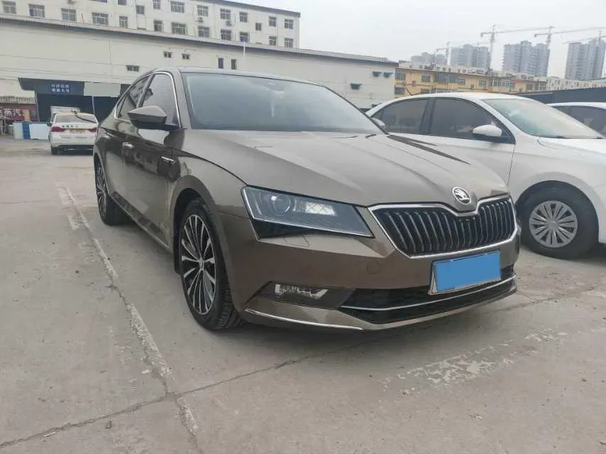 2018 Skoda Kodiak 1.8T 180HP L4 7DCT,autocango,china used car exporter,china ev exporter,chinese used car exporter,chinese used ev exporter