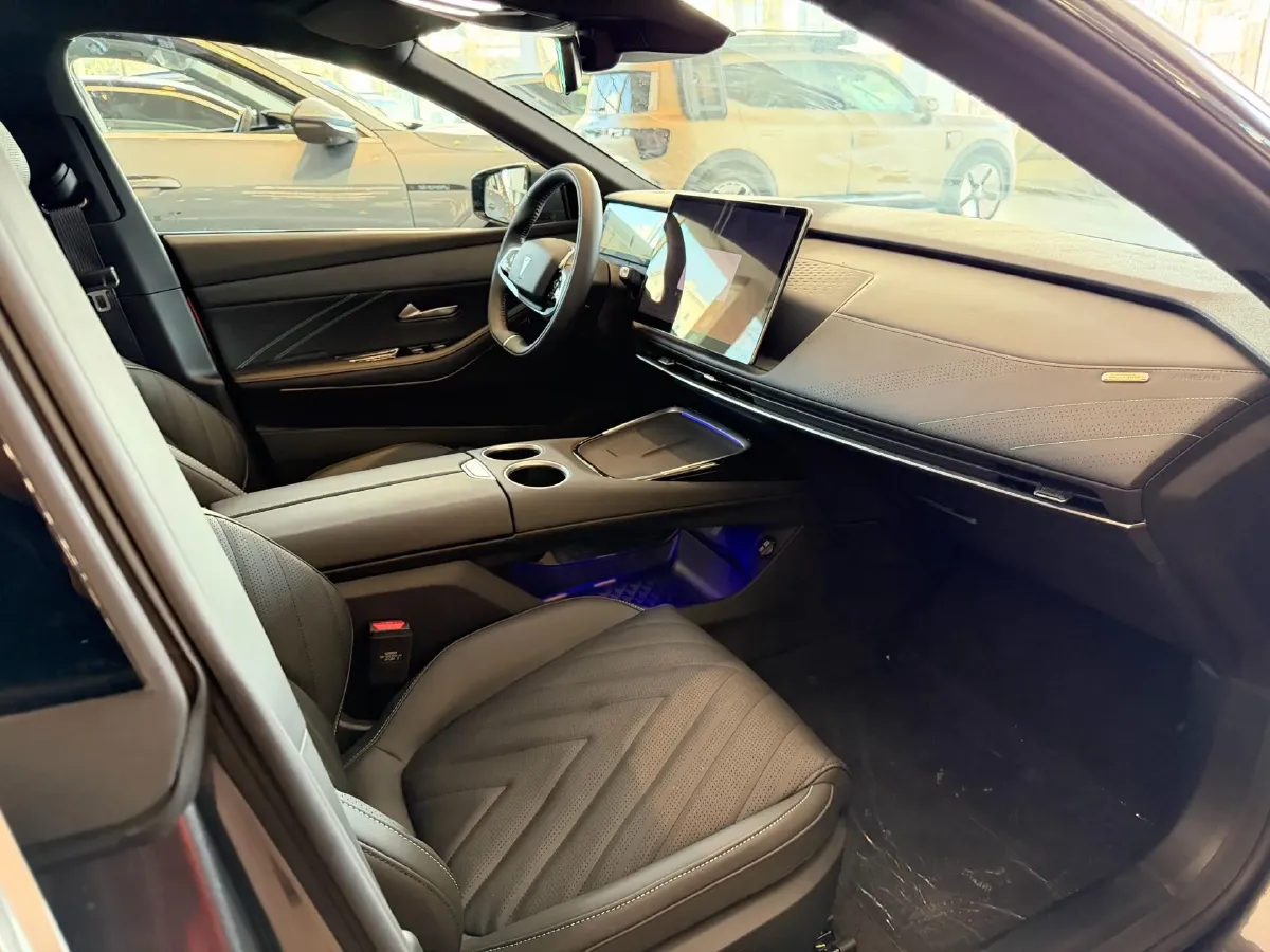 2025 Deepal SL03 1.5L 95HP L4 REEV 18.99KWH,autocango,china used car exporter,china ev exporter,chinese used car exporter,chinese used ev exporter