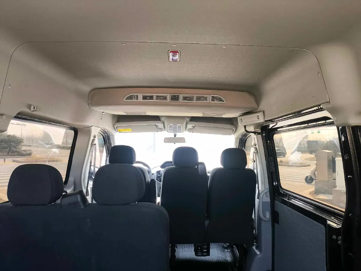 2021 MAXUS XinTu V80 2.0T 139HP L4 6MT,autocango,china used car exporter,china ev exporter,chinese used car exporter,chinese used ev exporter