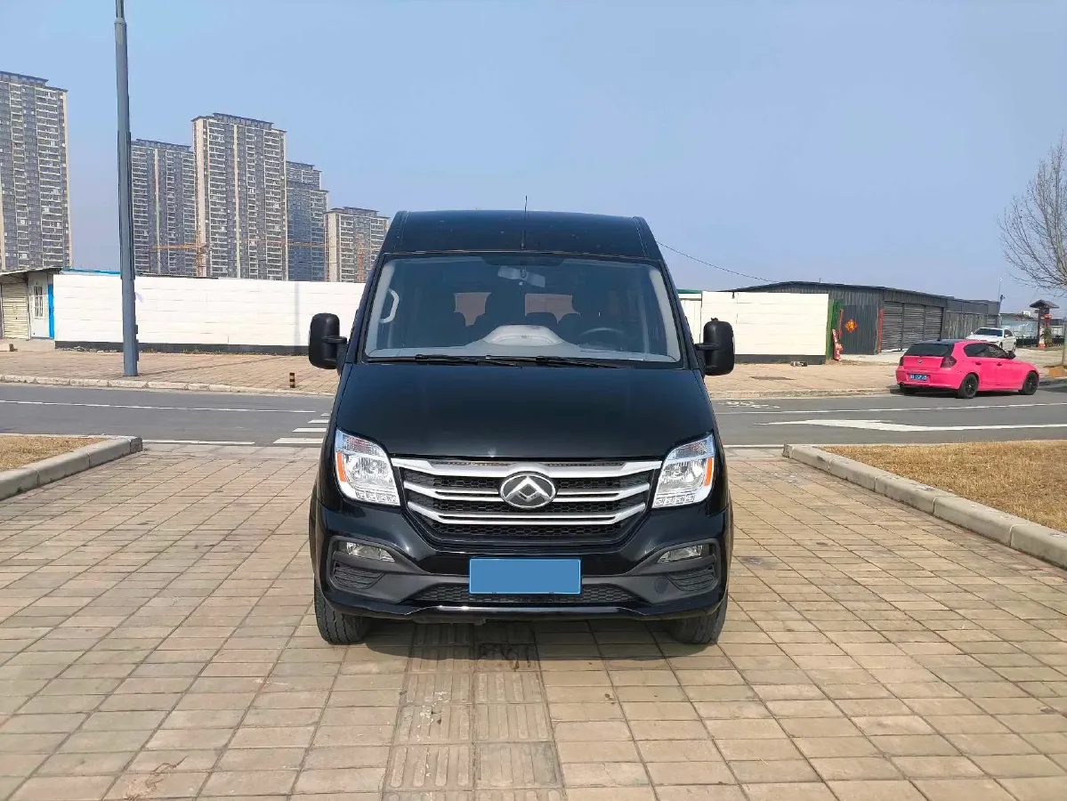 2021 MAXUS XinTu V80 2.0T 139HP L4 6MT,autocango,china used car exporter,china ev exporter,chinese used car exporter,chinese used ev exporter
