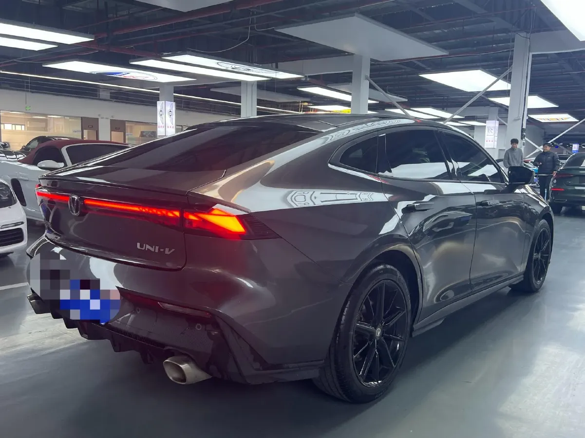 2023 ChangAn UNI-V 1.5T 188HP L4 7DCT,autocango,china used car exporter,china ev exporter,chinese used car exporter,chinese used ev exporter