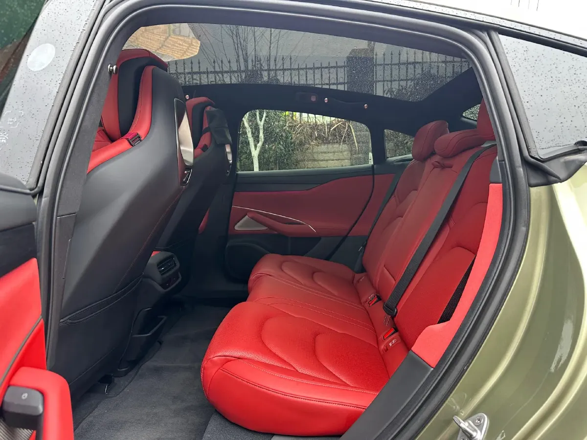 2024 MI SU7 BEV 101KWH,autocango,china used car exporter,china ev exporter,chinese used car exporter,chinese used ev exporter