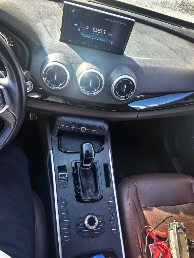 2017 WEY VV7 2.0T 234HP L4 7DCT,autocango,china used car exporter,china ev exporter,chinese used car exporter,chinese used ev exporter