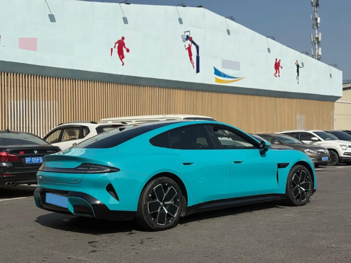 2024 MI SU7 BEV 73.6KWH,autocango,china used car exporter,china ev exporter,chinese used car exporter,chinese used ev exporter