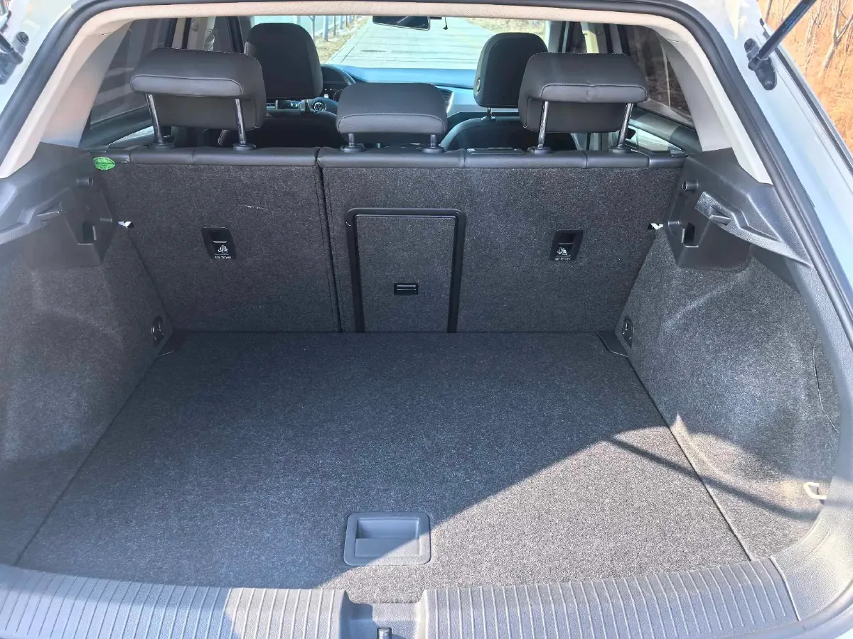 2022 Volkswagen T-Roc 1.4T 150HP L4 7DCT,autocango,china used car exporter,china ev exporter,chinese used car exporter,chinese used ev exporter