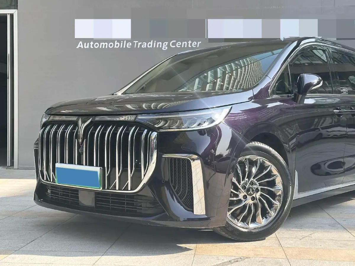 2024 Voyah Dream 1.5T 150HP L4 PHEV 43KWH,autocango,china used car exporter,china ev exporter,chinese used car exporter,chinese used ev exporter