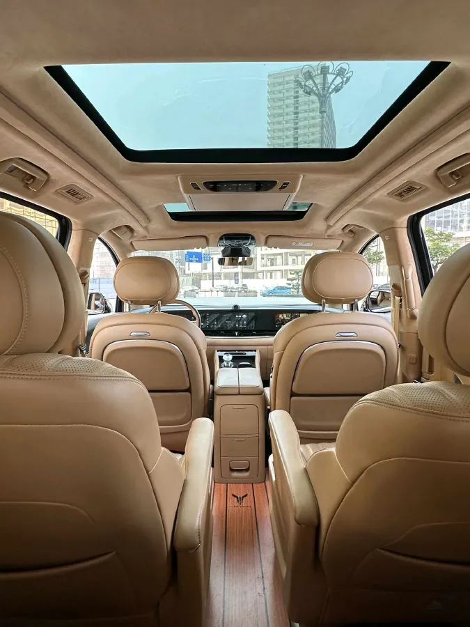 2024 Voyah Dream 1.5T 150HP L4 PHEV 43KWH,autocango,china used car exporter,china ev exporter,chinese used car exporter,chinese used ev exporter