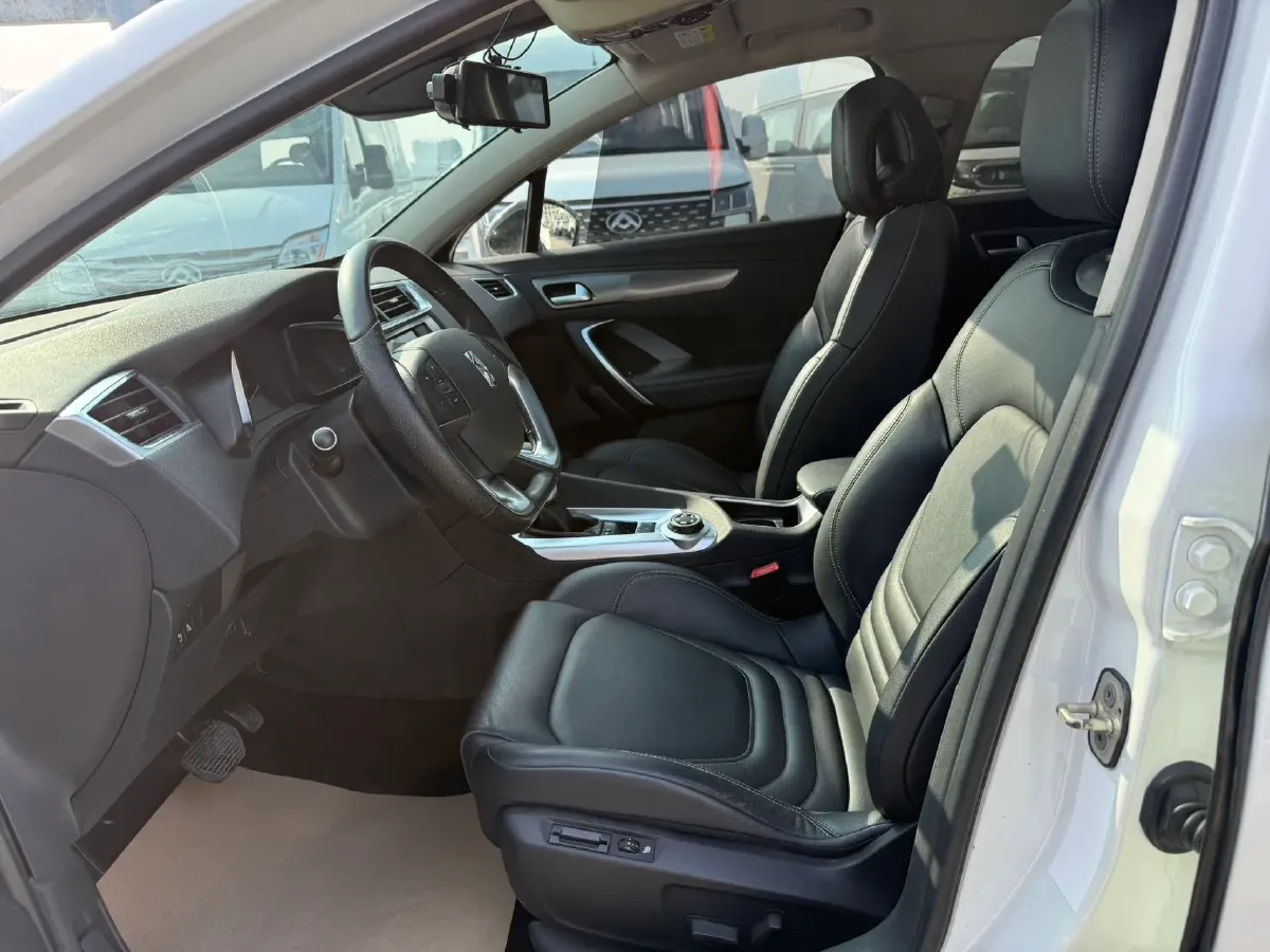 2017 DS 6 1.6T 167HP L4 6AT,autocango,china used car exporter,china ev exporter,chinese used car exporter,chinese used ev exporter