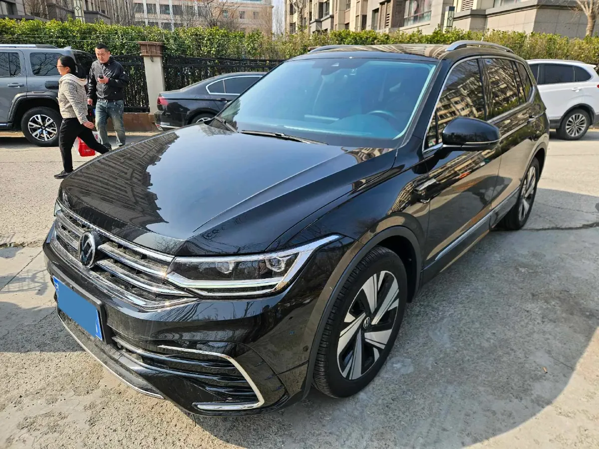 2023 Volkswagen Tiguan L 2.0T 186HP L4 7DCT,autocango,china used car exporter,china ev exporter,chinese used car exporter,chinese used ev exporter