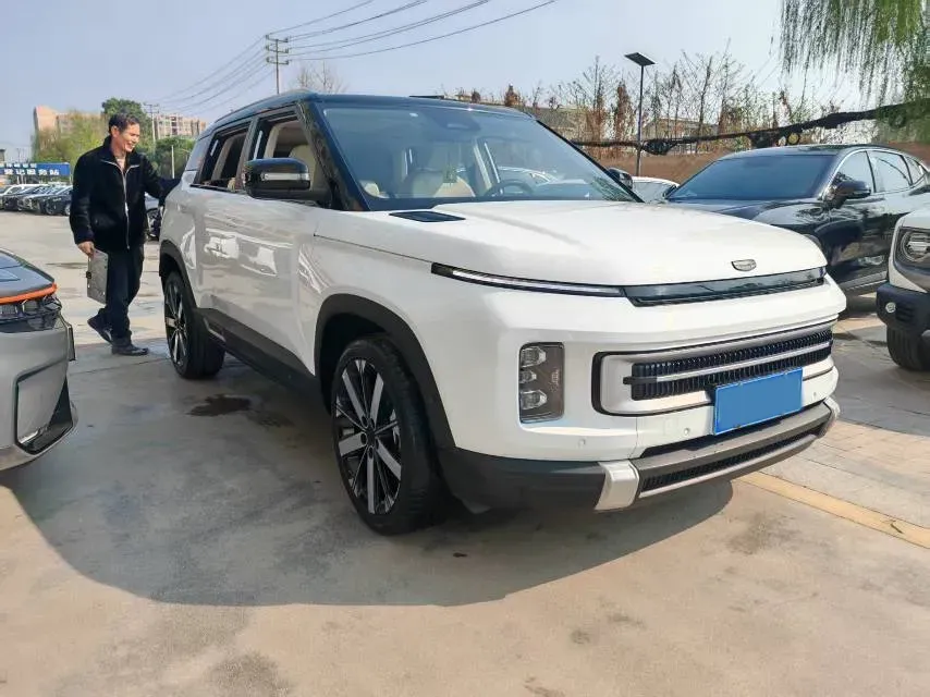 2023 Geely ICON 1.5T 181HP L4 7DCT,autocango,china used car exporter,china ev exporter,chinese used car exporter,chinese used ev exporter