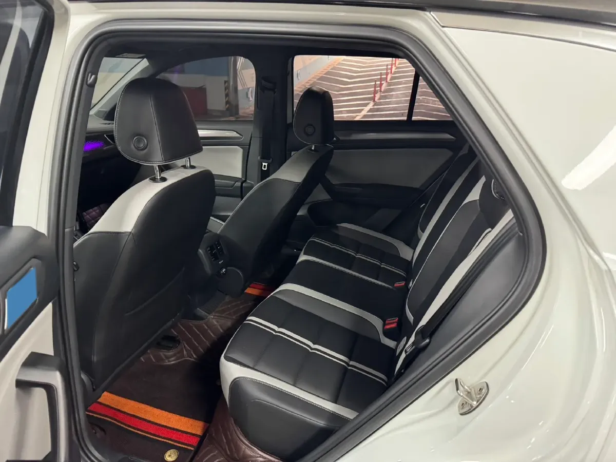 2023 Volkswagen T-Roc 1.5T 160HP L4 7DCT,autocango,china used car exporter,china ev exporter,chinese used car exporter,chinese used ev exporter