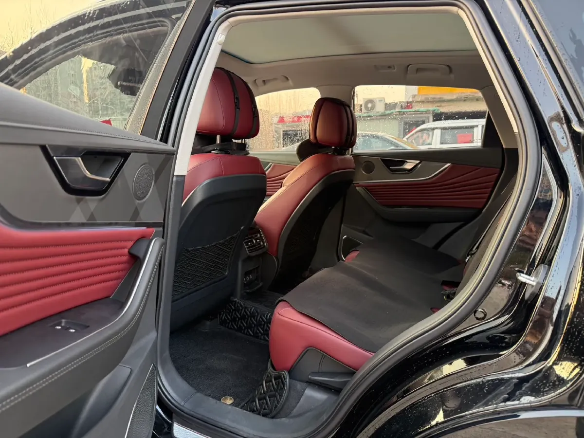 2023 HongQi HS5 2.0T 252HP L4 8AT,autocango,china used car exporter,china ev exporter,chinese used car exporter,chinese used ev exporter