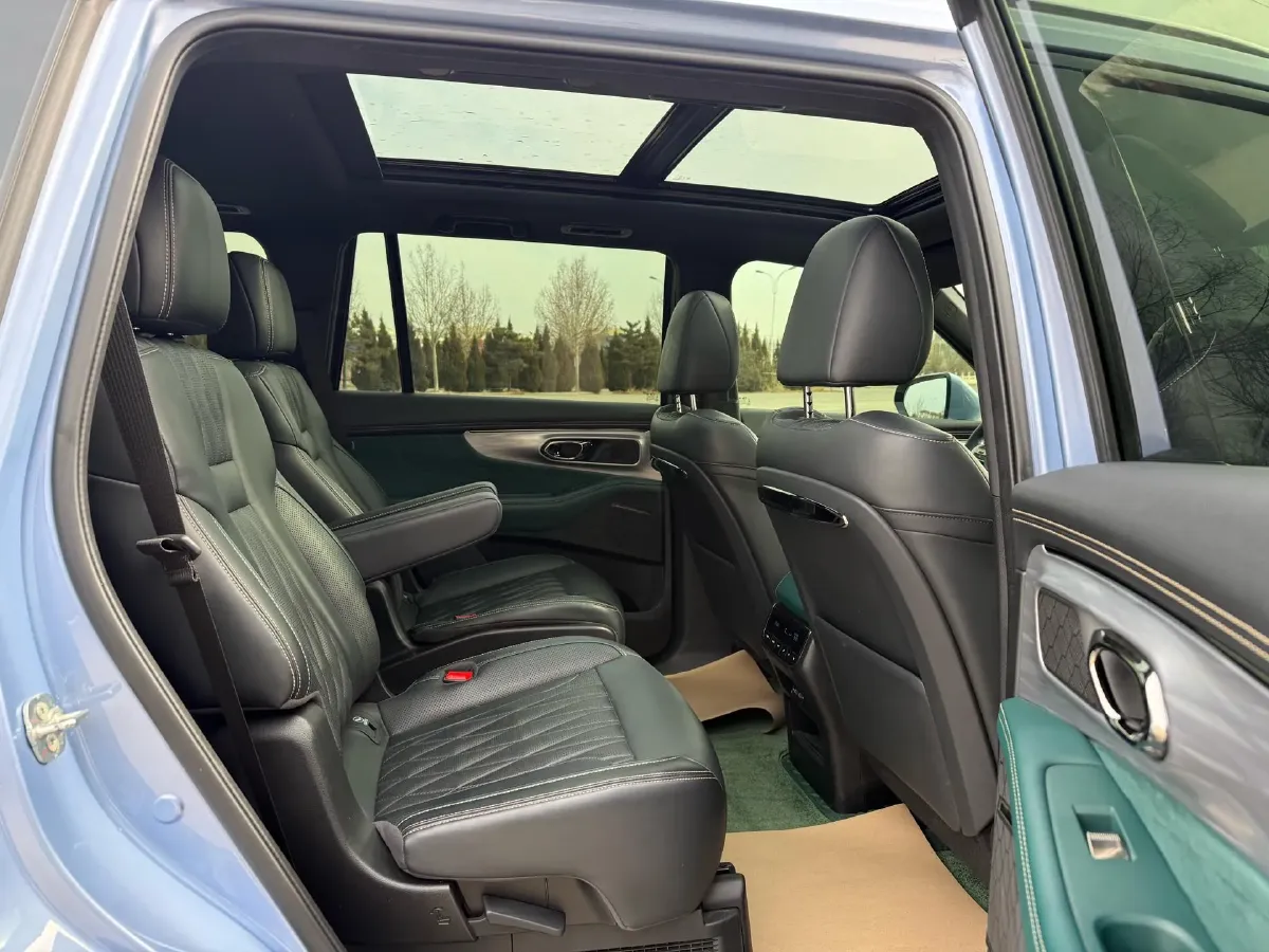 2022 GAC Trumpchi GS8 2.0T 190HP L4 E-CVT Hybrid,autocango,china used car exporter,china ev exporter,chinese used car exporter,chinese used ev exporter