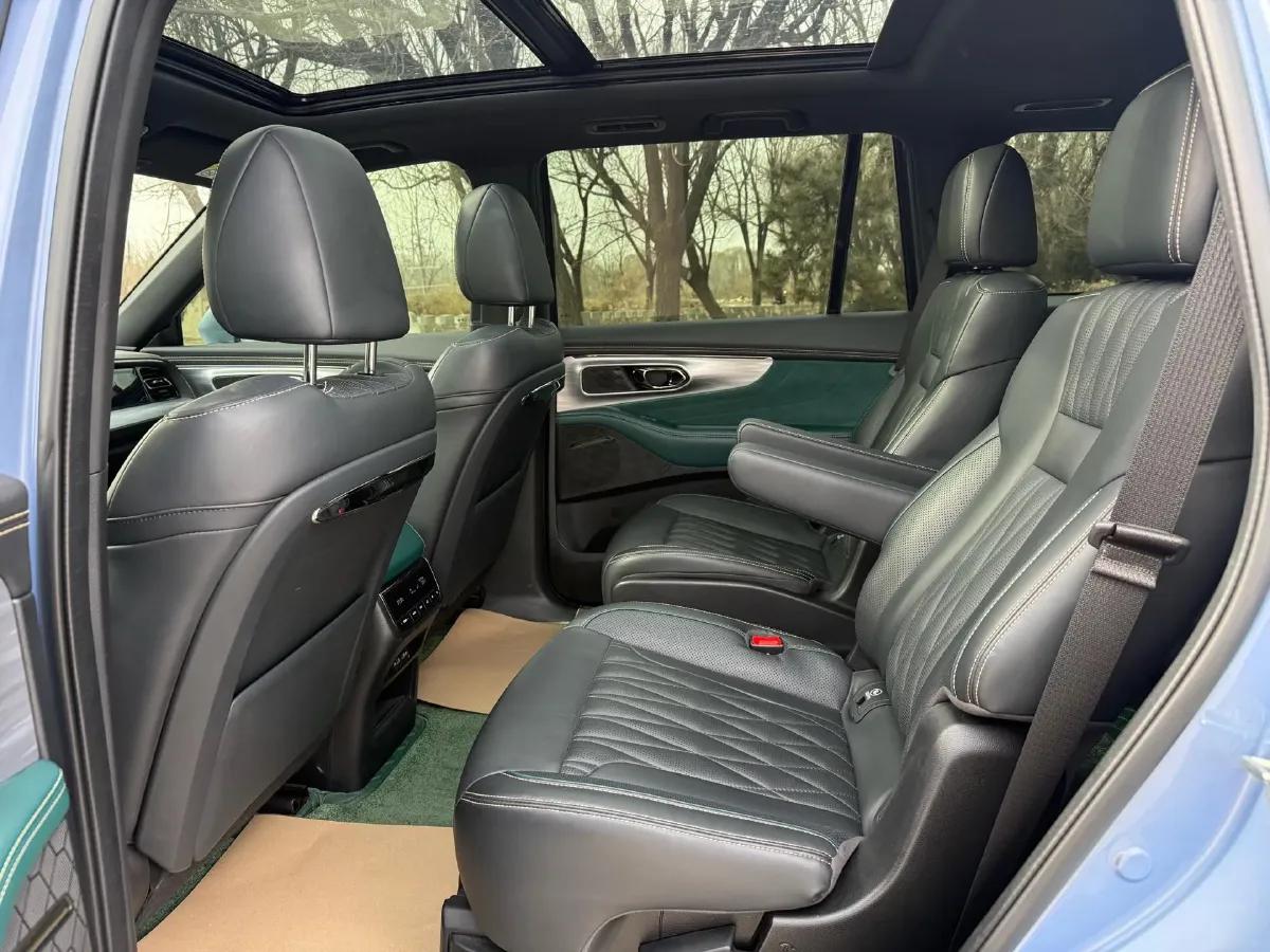 2022 GAC Trumpchi GS8 2.0T 190HP L4 E-CVT Hybrid,autocango,china used car exporter,china ev exporter,chinese used car exporter,chinese used ev exporter