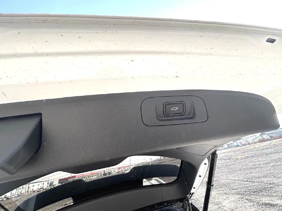 2025 Geely Coolray 1.5T 181HP L4 7DCT,autocango,china used car exporter,china ev exporter,chinese used car exporter,chinese used ev exporter