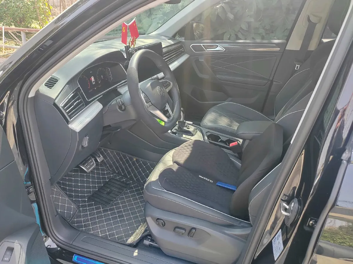 2024 Volkswagen Tiguan L 2.0T 186HP L4 7DCT,autocango,china used car exporter,china ev exporter,chinese used car exporter,chinese used ev exporter