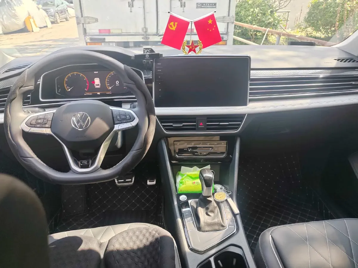 2024 Volkswagen Tiguan L 2.0T 186HP L4 7DCT,autocango,china used car exporter,china ev exporter,chinese used car exporter,chinese used ev exporter