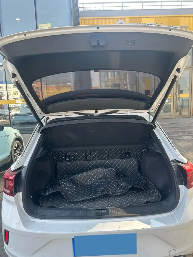 2022 Volkswagen T-Roc 1.4T 150HP L4 7DCT,autocango,china used car exporter,china ev exporter,chinese used car exporter,chinese used ev exporter