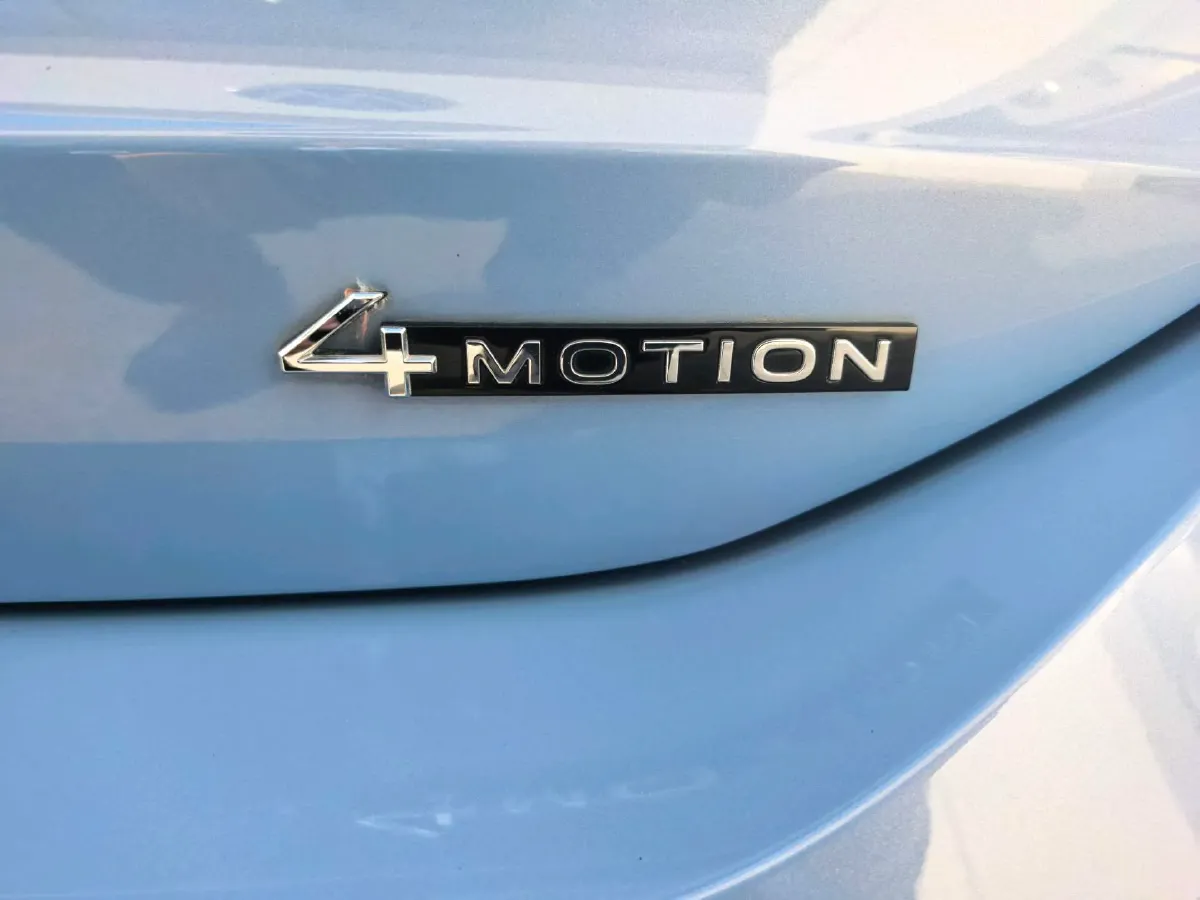 2024 Volkswagen Tiguan L 2.0T 220HP L4 7DCT,autocango,china used car exporter,china ev exporter,chinese used car exporter,chinese used ev exporter