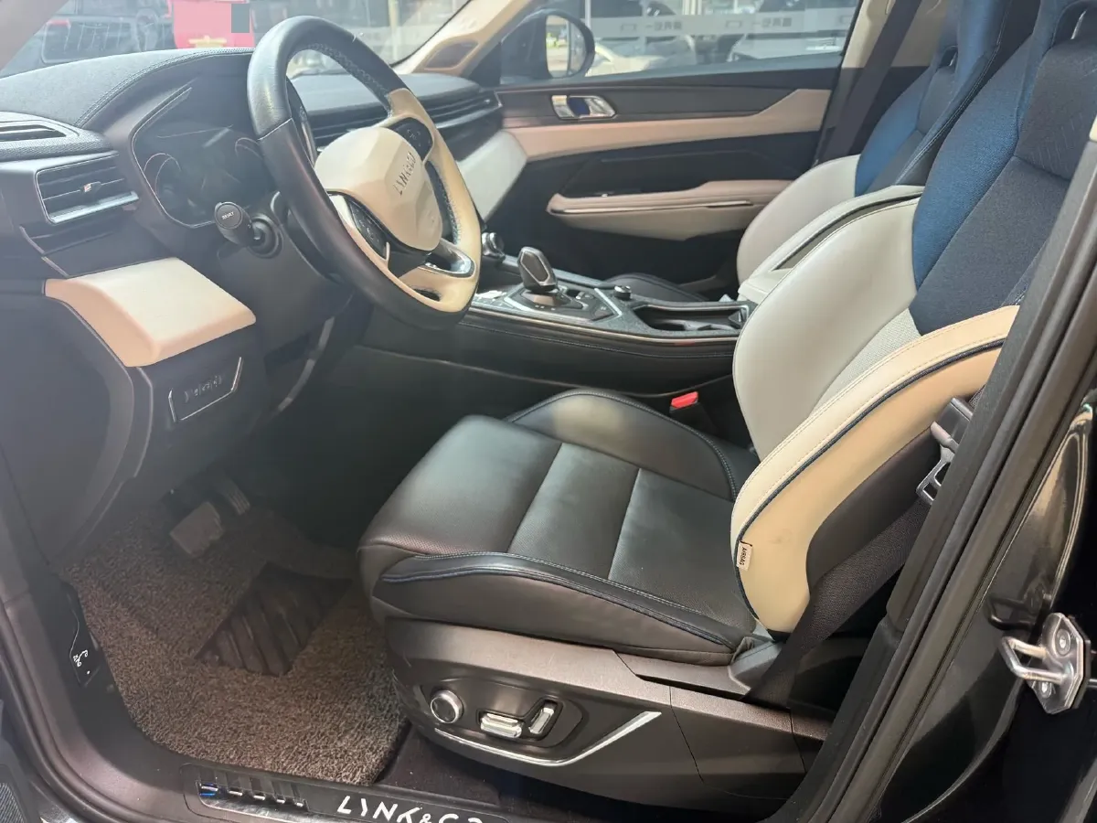 2021 LYNK&CO 01 2.0T 218HP L4 8AT,autocango,china used car exporter,china ev exporter,chinese used car exporter,chinese used ev exporter