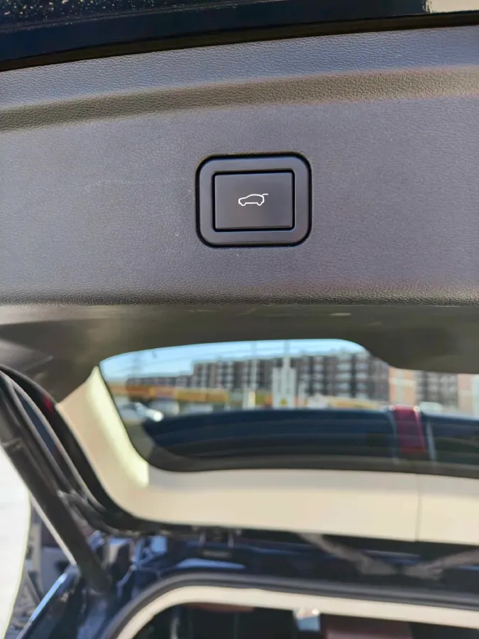 2021 WEY VV6 2.0T 227HP L4 7DCT,autocango,china used car exporter,china ev exporter,chinese used car exporter,chinese used ev exporter