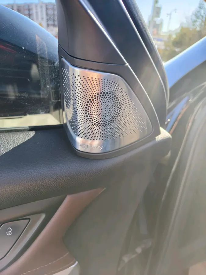 2021 WEY VV6 2.0T 227HP L4 7DCT,autocango,china used car exporter,china ev exporter,chinese used car exporter,chinese used ev exporter