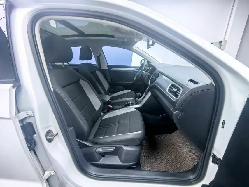 2022 Volkswagen T-Roc 1.4T 150HP L4 7DCT,autocango,china used car exporter,china ev exporter,chinese used car exporter,chinese used ev exporter